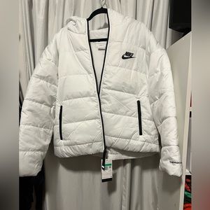Nike therma fit puffer jacket